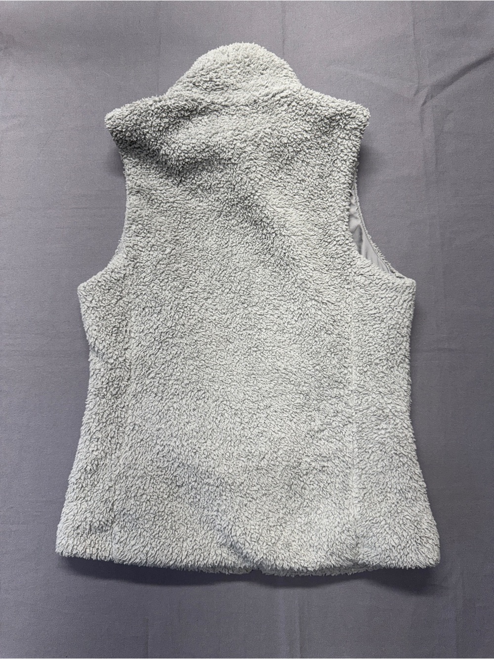 Patagonia Women's Light Gray Sherpa Fleece Vest - Picture 2 of 8